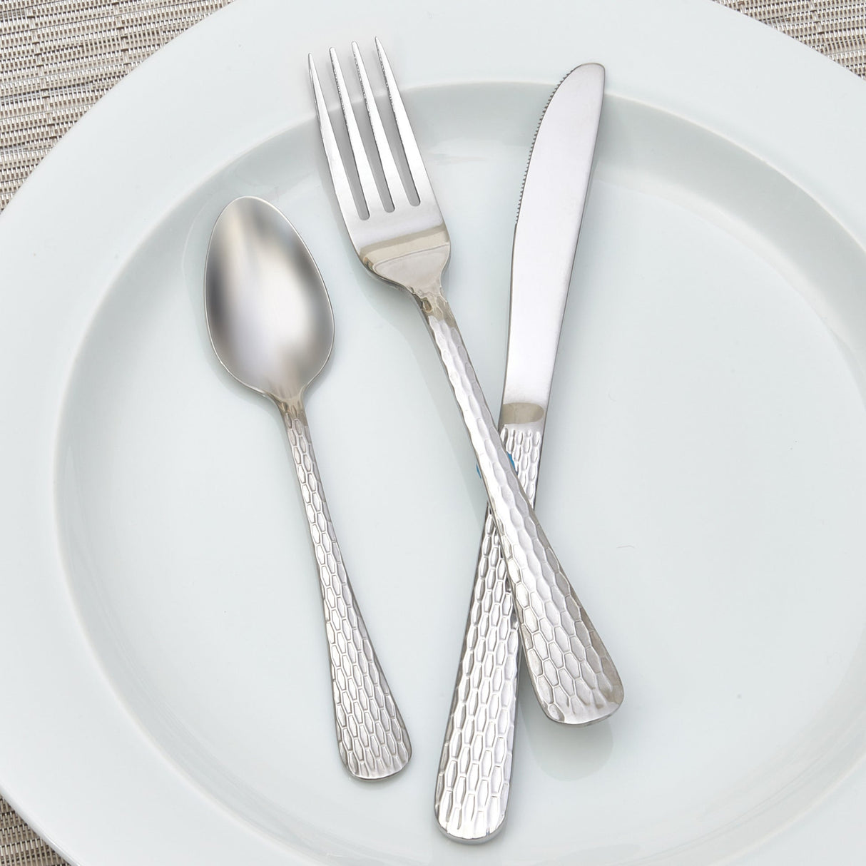 Caspian Dinner Knife, 18/0 Medium Weight