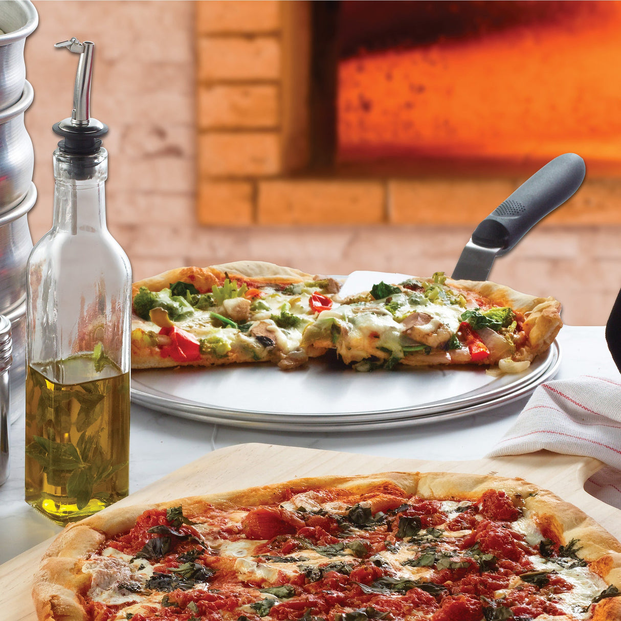 Aluminum Wide-Rim Pizza Pans