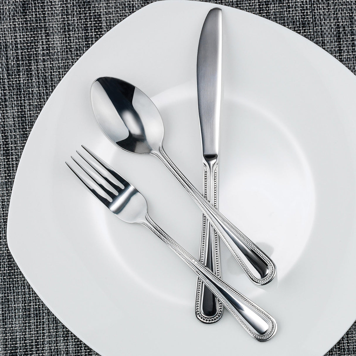 Dots Dinner Knife, 18/0 Heavyweight