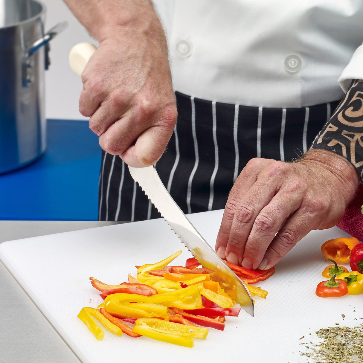 9" Bread Knife, White PP Hdl, Offset