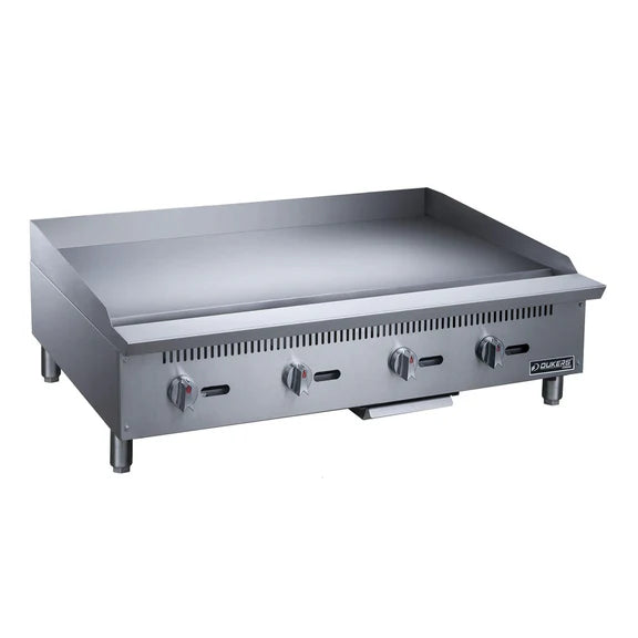 Dukers DCGT48 48 in. Thermostatic Griddle with 4 Burners