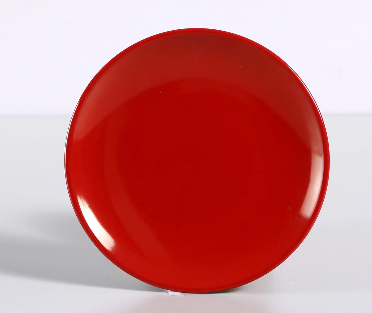 Yanco BLACK & RED 7" ROUND PLATE, COUPE SHAPE