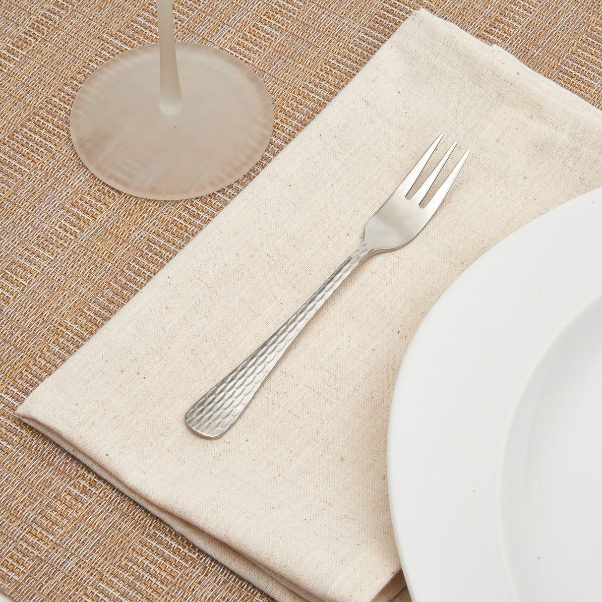 Caspian Oyster Fork, 18/0 Medium Weight